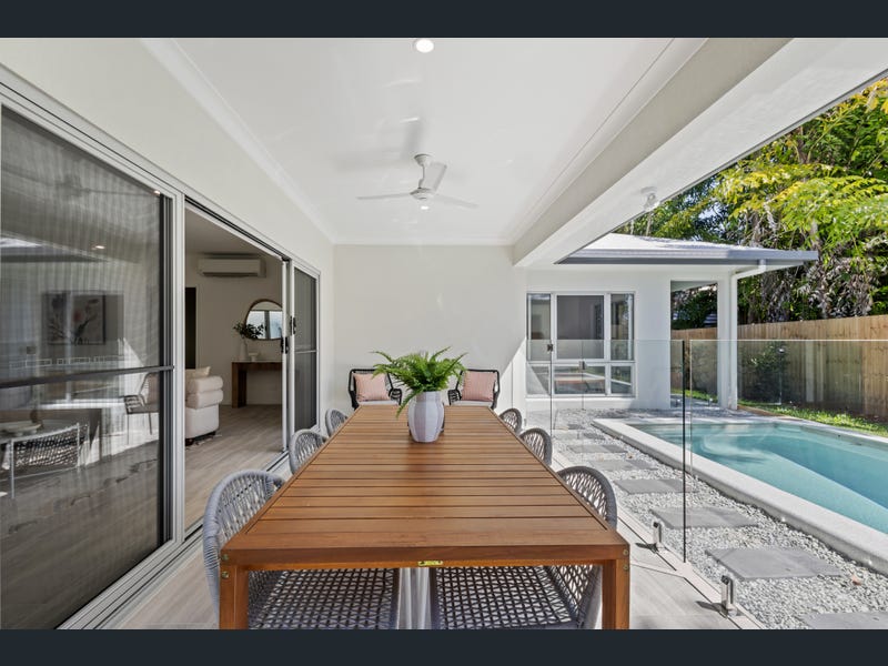 3/2 St Crispins Avenue, Port Douglas