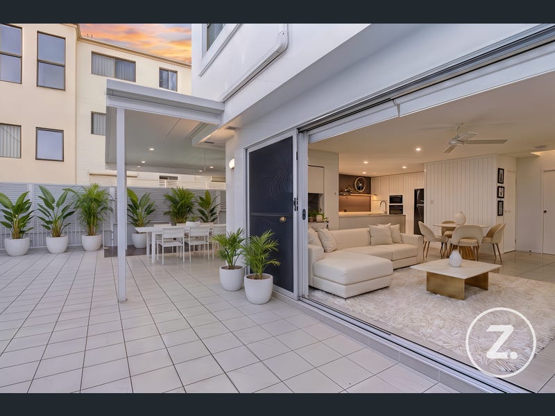 8/41 Dixon Street, Coolangatta