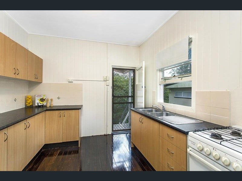 228 Chatsworth Road, Coorparoo