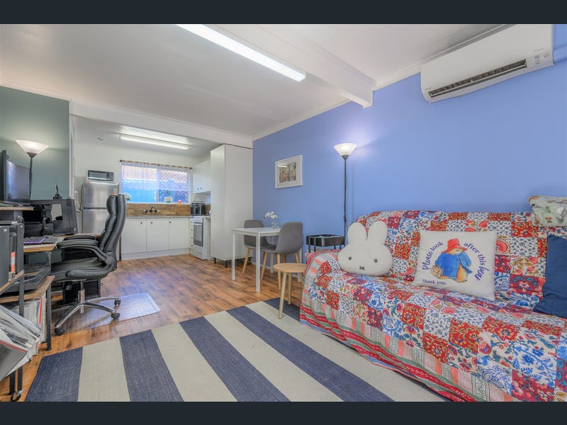 2/37 J Hickey Avenue, Clinton
