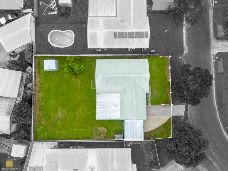 8 Zarr Street, Edmonton