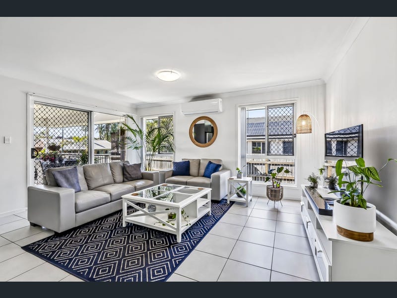 1/22 Adam Street, Beachmere