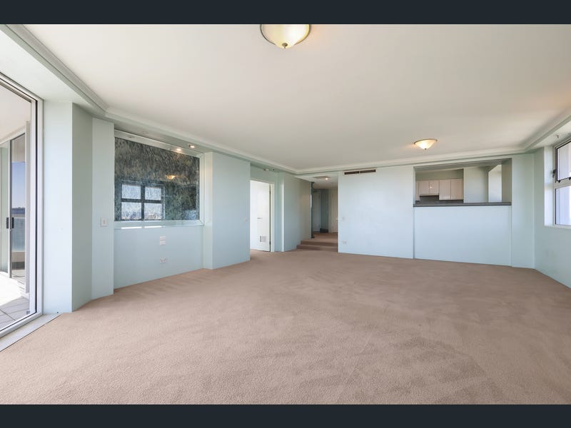 170/12 Commodore Drive, Paradise Waters