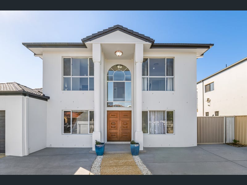 12 Redgum Place, Molendinar