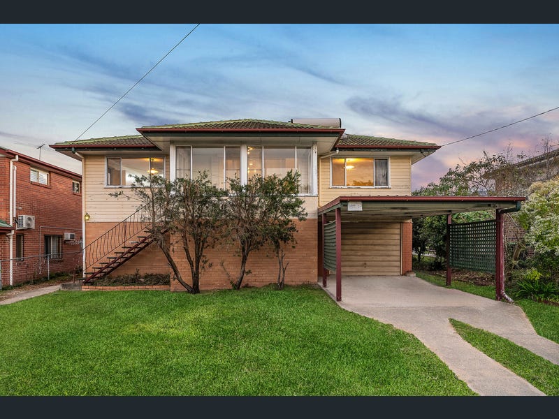 307 Verney Road East, Graceville