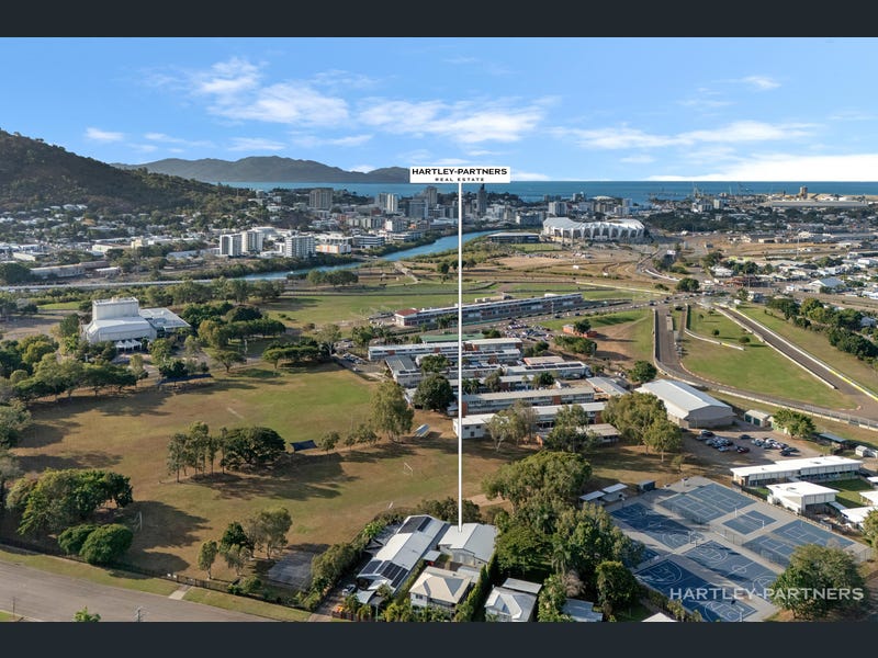 1/8 Second Avenue, Railway Estate