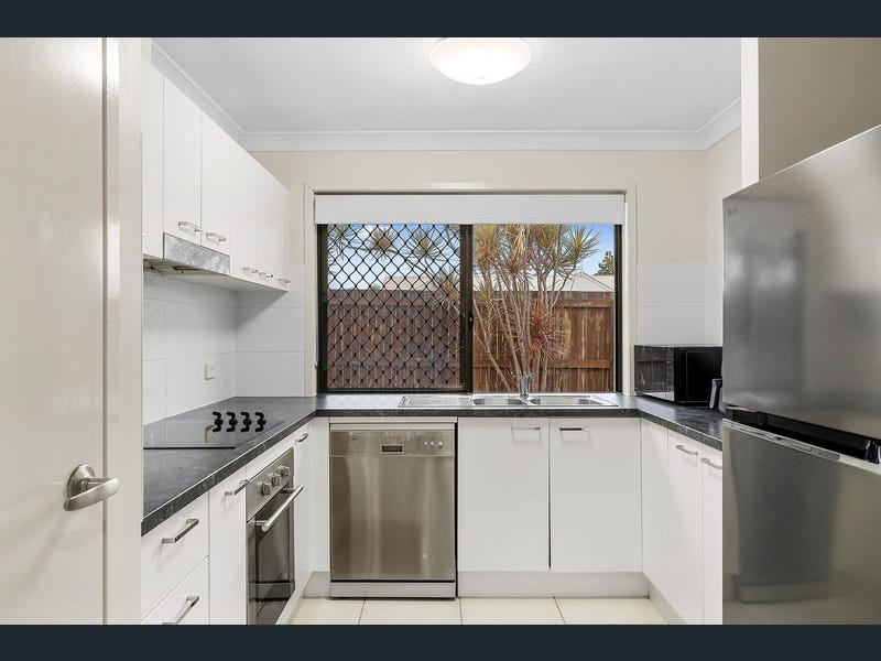 2/71 Richmond Street, Berserker