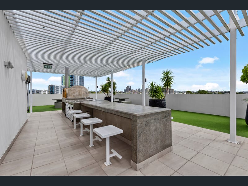 208/283 Logan Road, Stones Corner