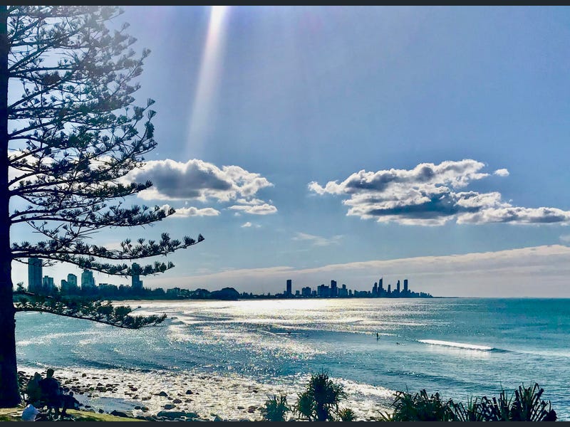 2/12 Park Avenue, Burleigh Heads