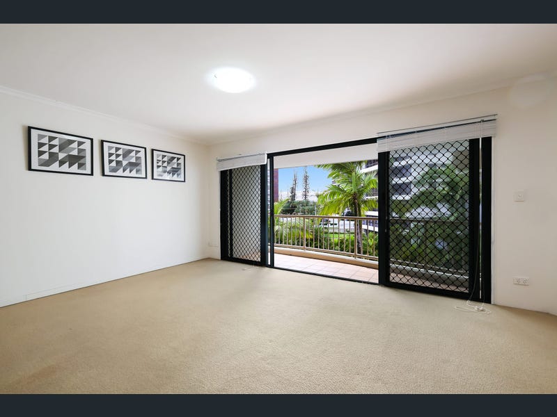 22/13 Montgomery Avenue, Main Beach