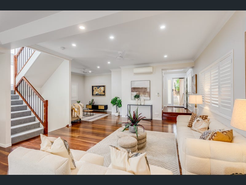 16 Oxford Terrace, Taringa