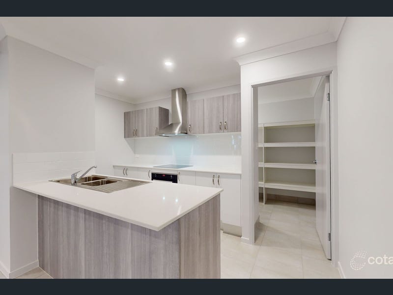 4 Lava Way, Cosgrove