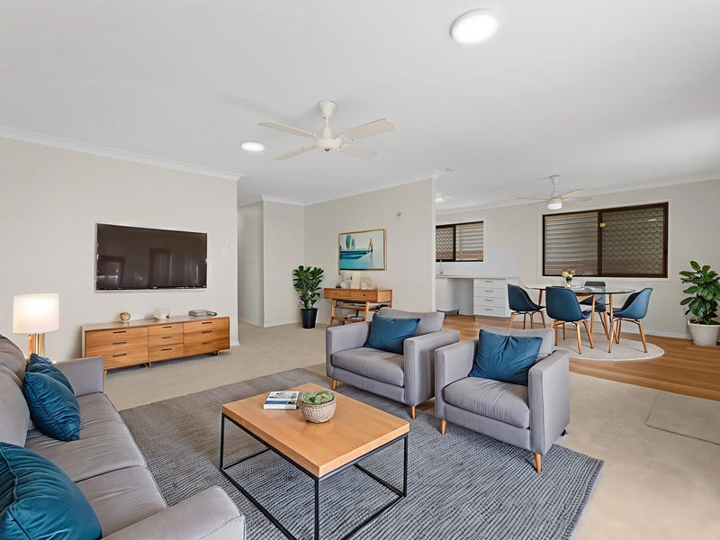 7 Pebble Court, Torquay
