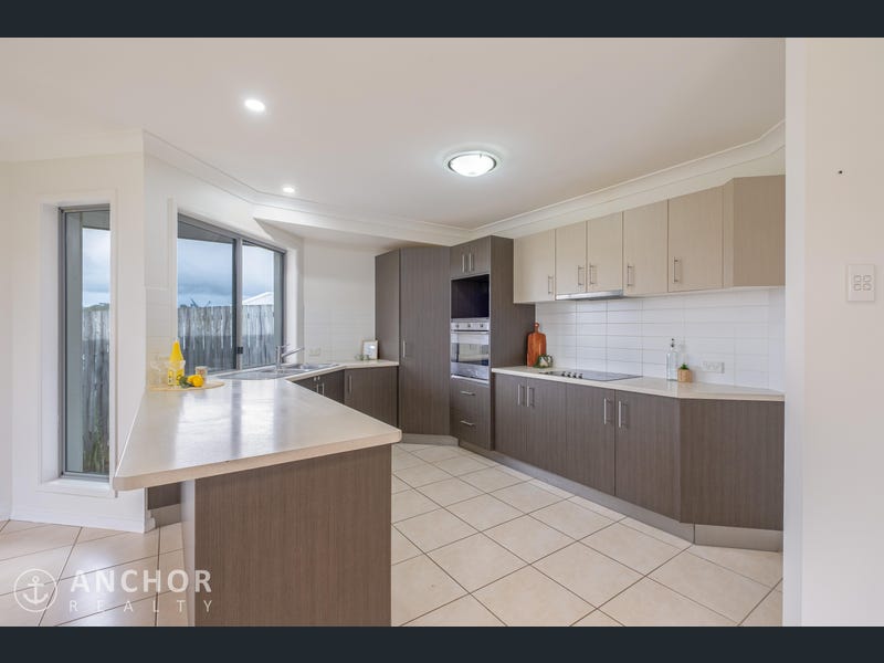 8 Directors Circuit, Jones Hill