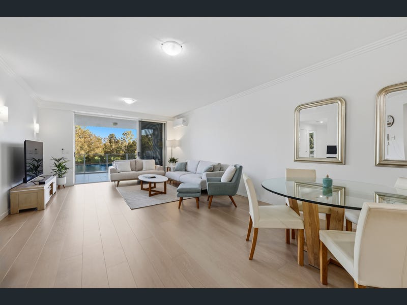 3/1 Lakefront Crescent, Varsity Lakes