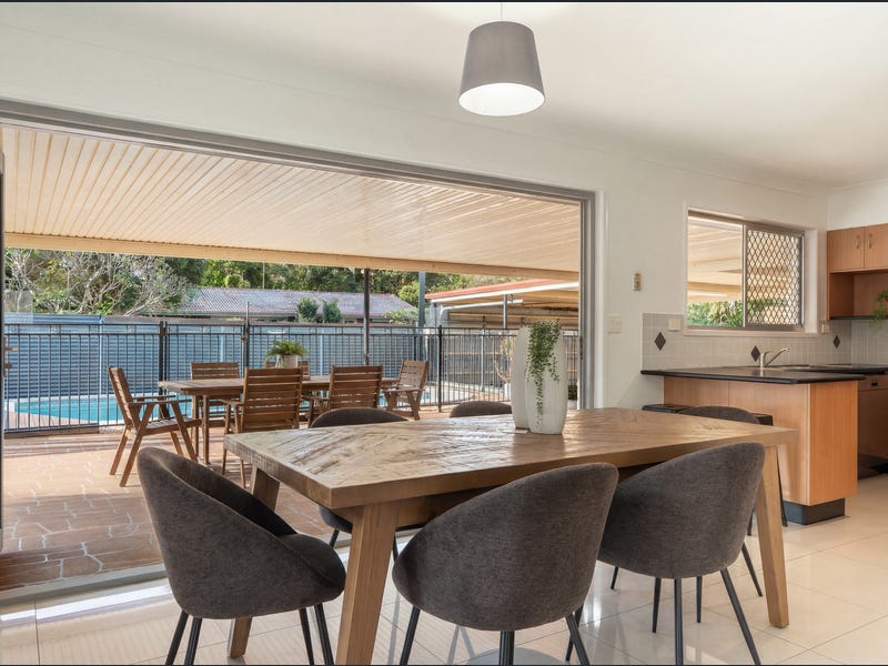 6 Hillman Street, Indooroopilly