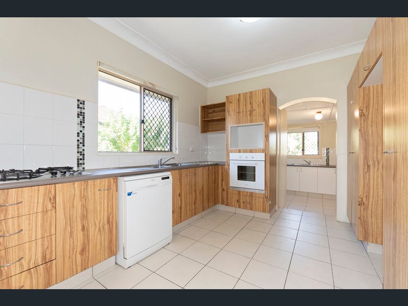 200 Walker Street, Svensson Heights