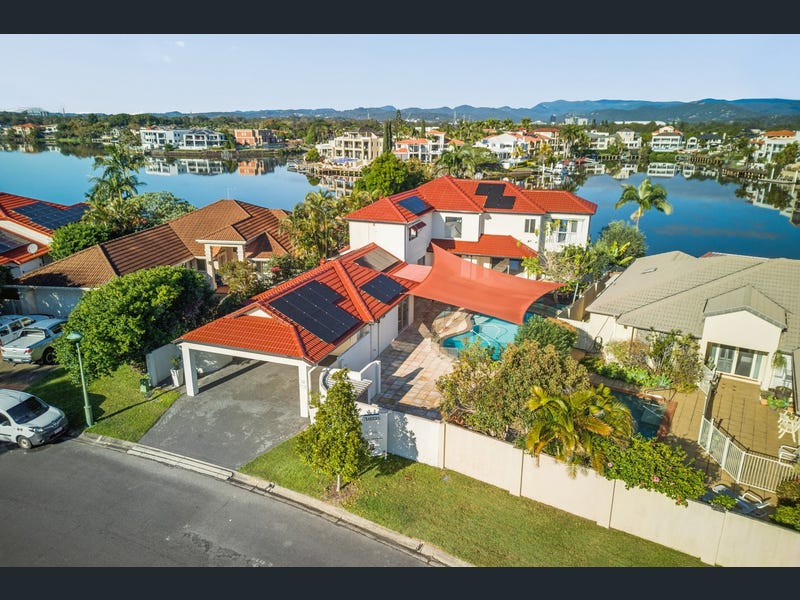 32 Montevideo Drive, Clear Island Waters
