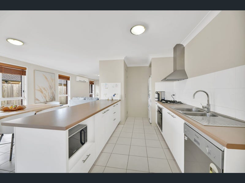 59 Valentine Circuit, Augustine Heights
