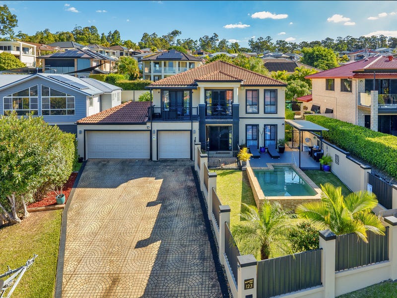 123 Armstrong Way, Highland Park