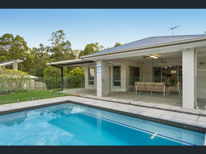 60 Saint Augustines Drive, Augustine Heights