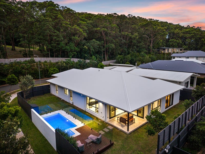 32 Black Swan Circuit, Maroochy River