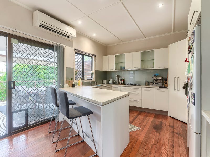 15 Glen Holm Street, Mitchelton