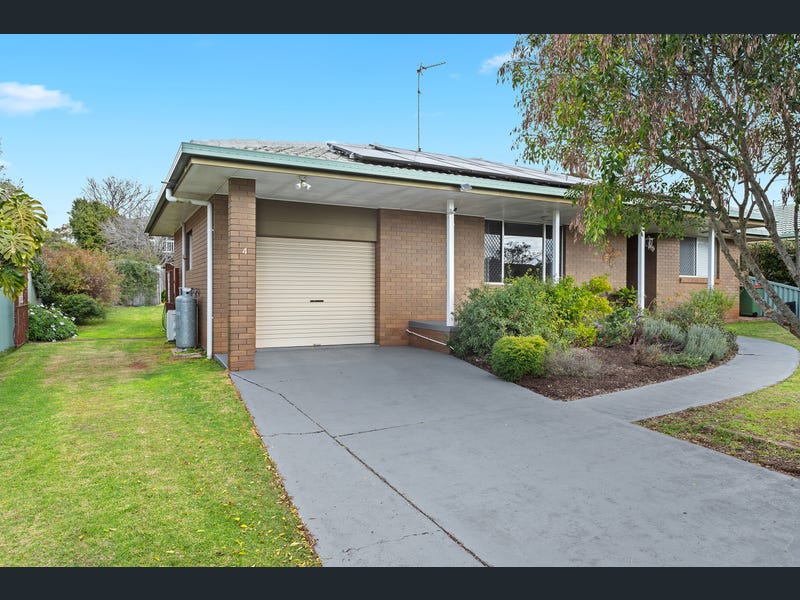4 Gloucester Crescent, Darling Heights
