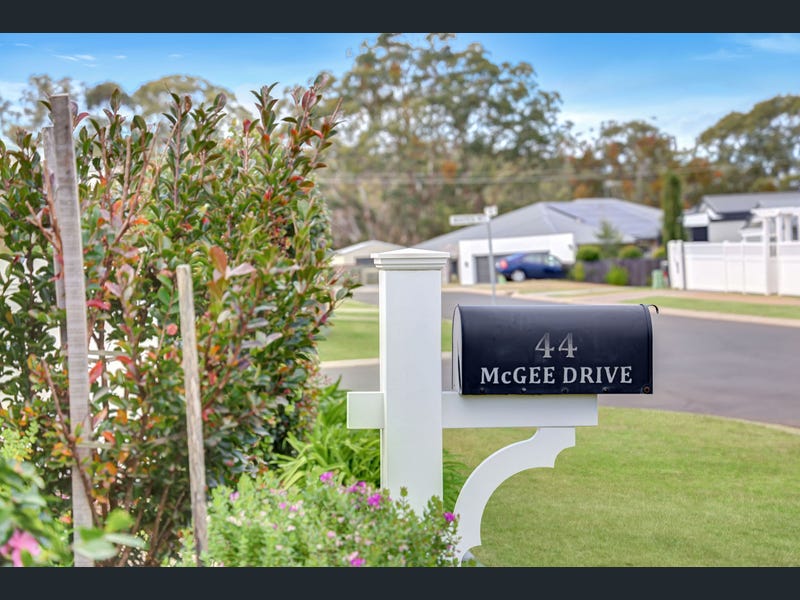 2/44 McGee Drive, Kearneys Spring