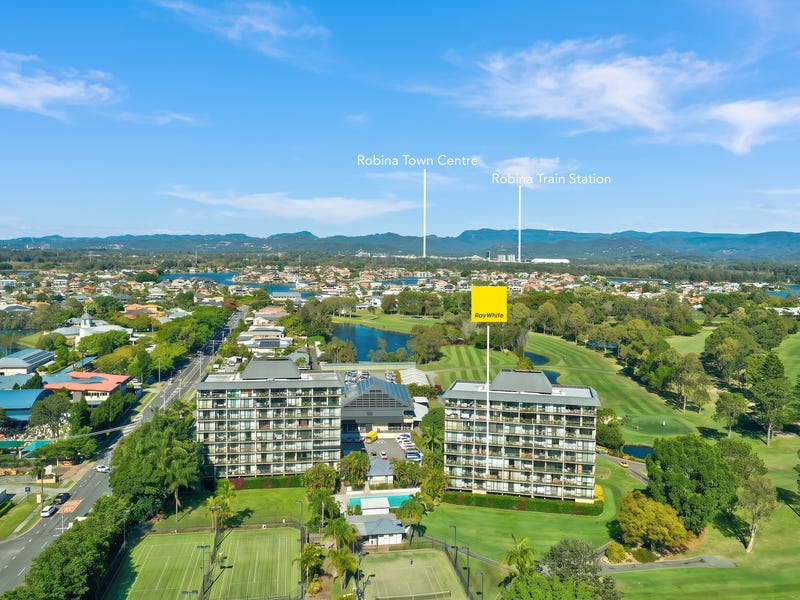 10/11 Fairway Drive, Clear Island Waters