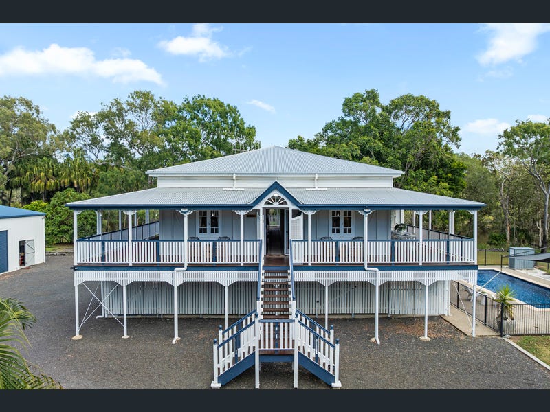 40 Kingfisher Crescent, Moore Park Beach