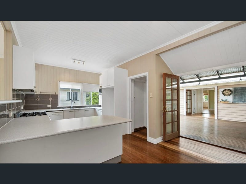 15 Tandoor Drive, Petrie