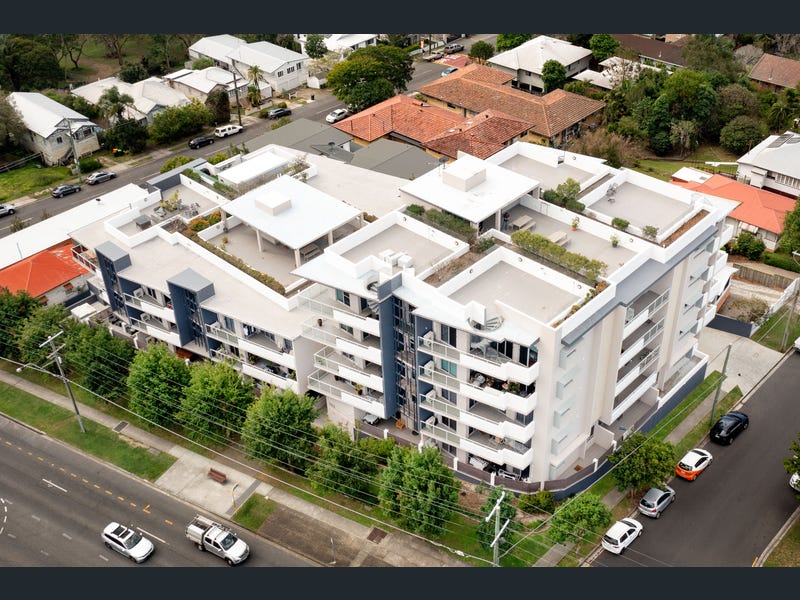 33/908 Logan Road, Holland Park West