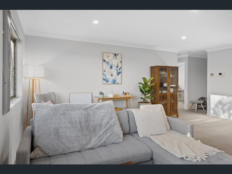 18/45 Marine Parade, Redcliffe