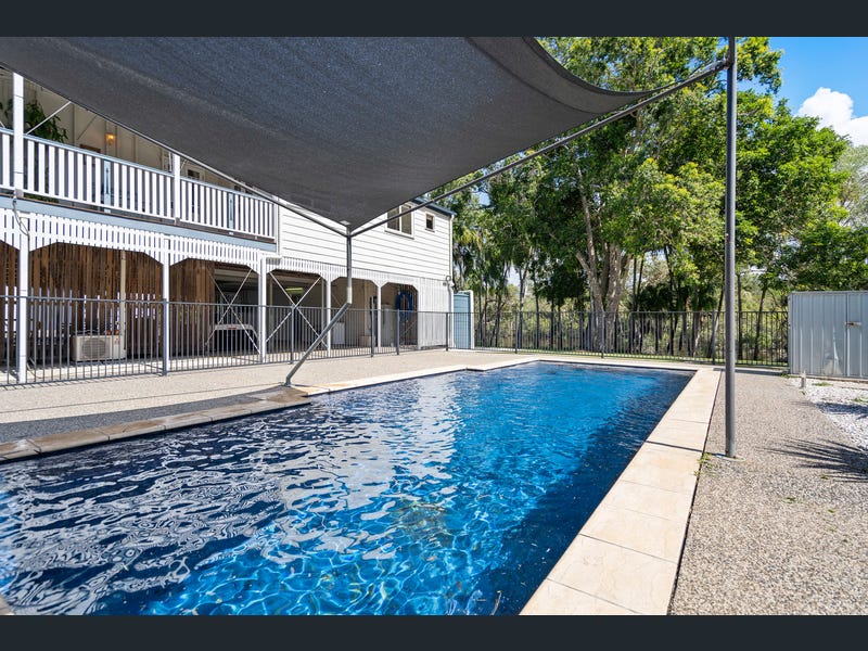 40 Kingfisher Crescent, Moore Park Beach