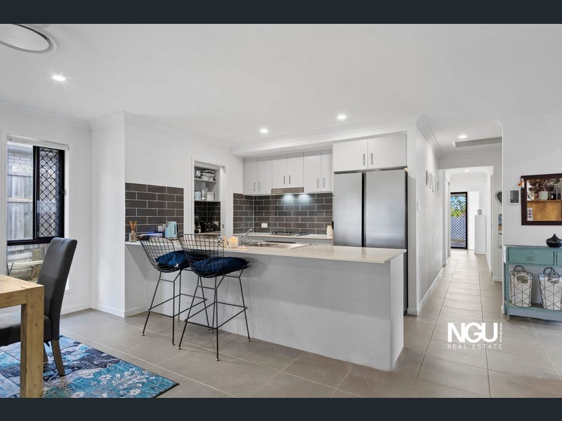 7 Woodward Place, Deebing Heights