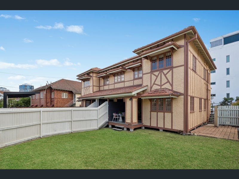 2/6 Julius Street, New Farm
