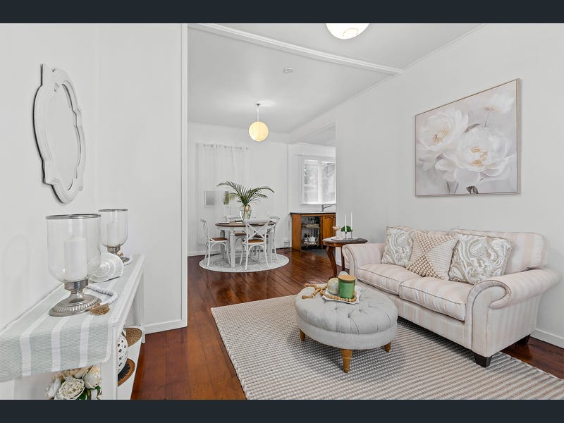 12 Inwood Street, Wooloowin