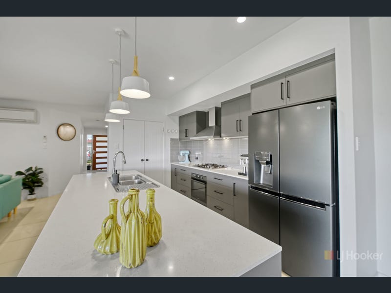 13-15 Lancaster Way, Ooralea