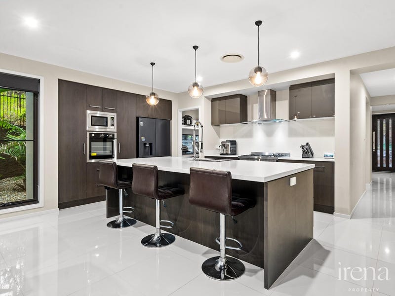 5 Ridgewood Drive, Brookwater