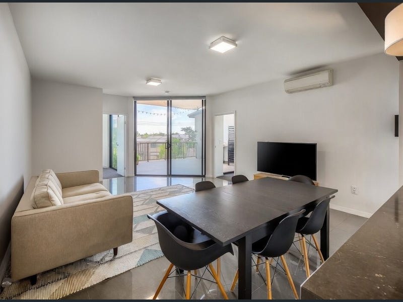 19/21 Yeronga Street
