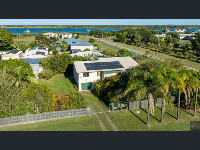 2 Powers Street, Burnett Heads