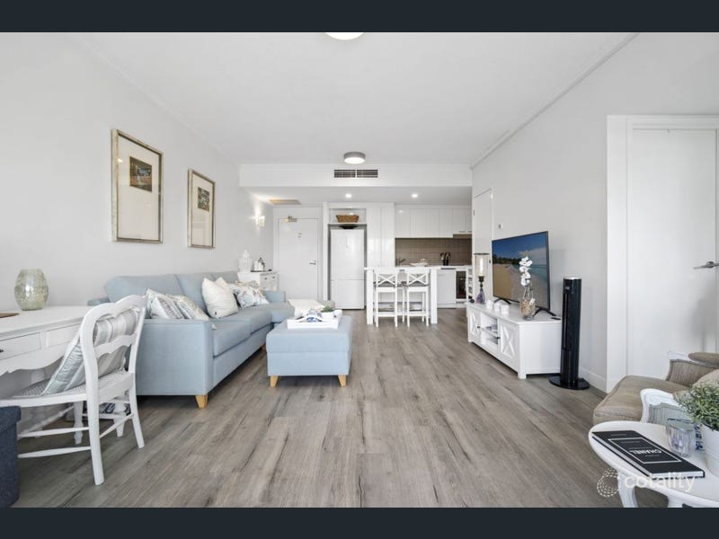 2102/33 T E Peters Drive, Broadbeach Waters