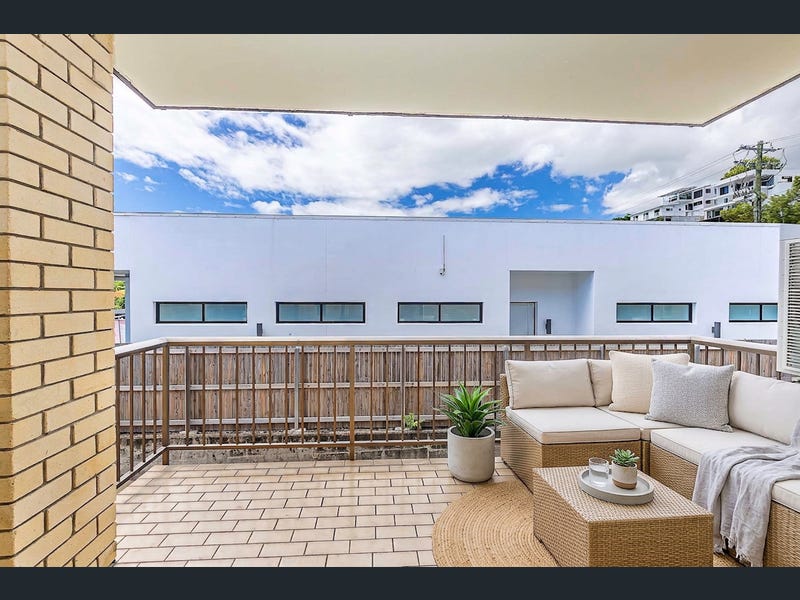 2/25 Bundock Street, Belgian Gardens