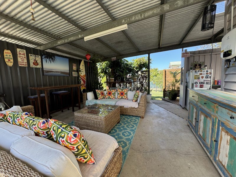 69 Newton Street, Monto