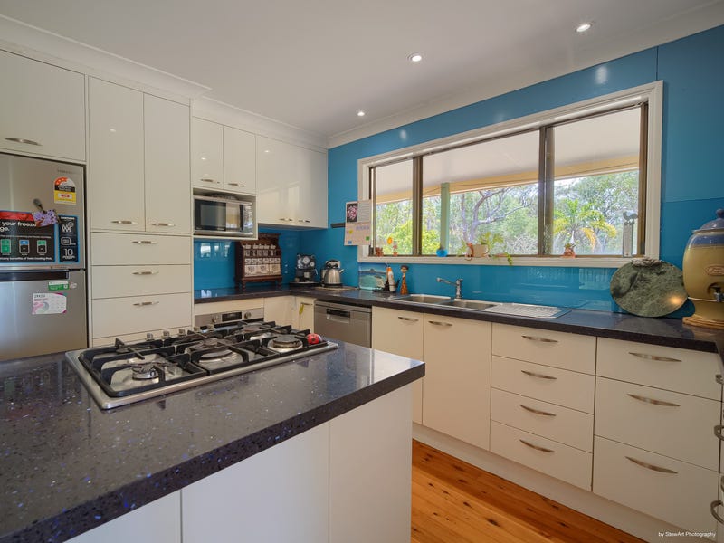 33 Shore Road West, Booral