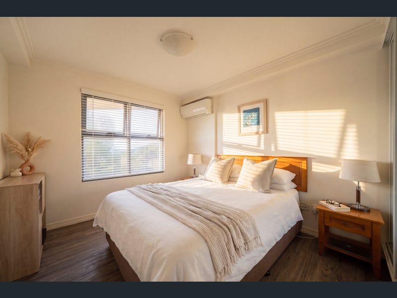 11/79 Edmund Street, Kings Beach