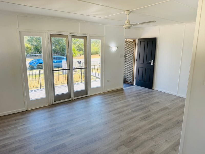67 North Station Road, North Booval