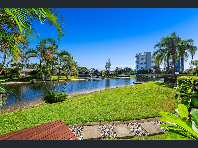 10/22 Dunlop Court, Mermaid Waters