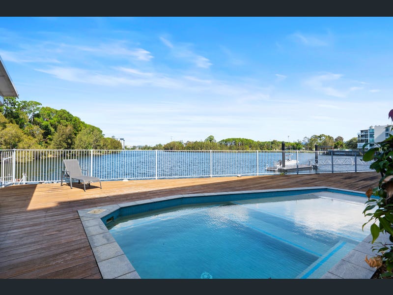 3/4 Ben Lexcen Place, Robina